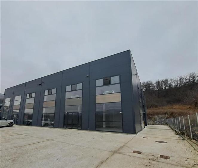 Hala/Spatiu comercial, 1200 mp utili + 1750 mp teren, situat in Baciu! - 1