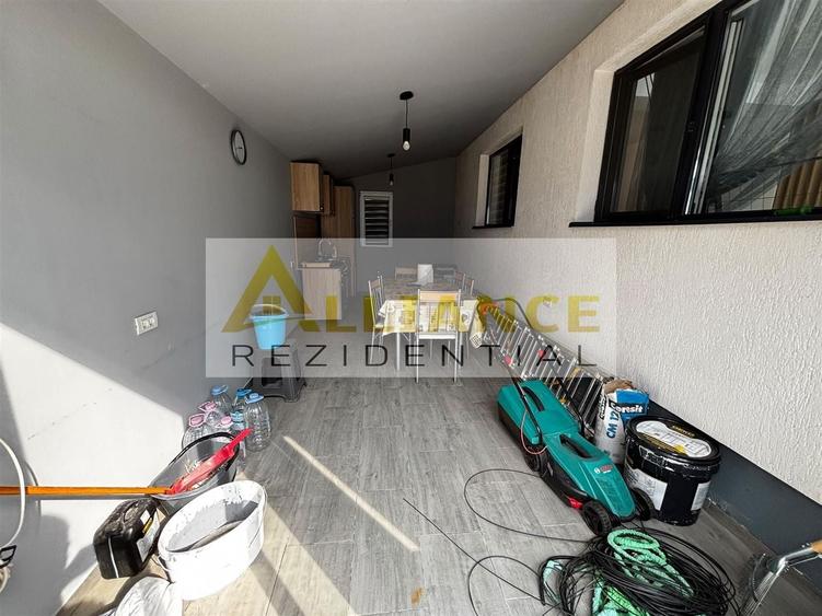 Casă individuală cu 4 camere decomandat cu Canalizare în Berceni