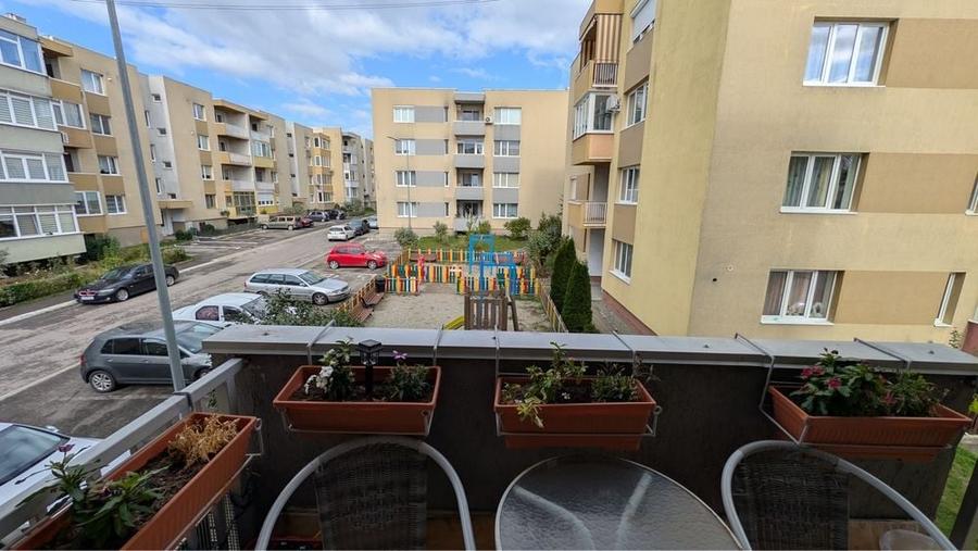 Apartament cu 3 camere în Calea Dumbrăvii
