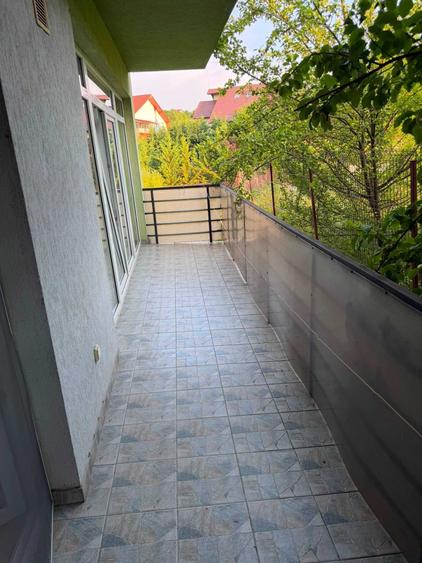 Apartament cu 3 camere decomandat în Câmpului