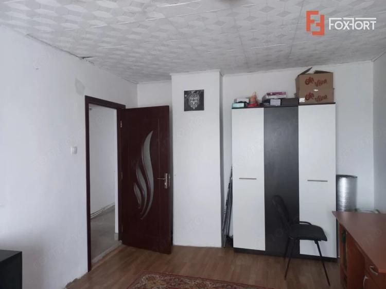 Apartament cu 2 camere decomandat în Remetea Mare