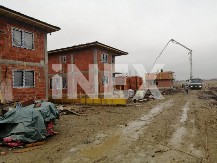 Casă cu 4 camere cu Teren 350 Mp în Craiovei