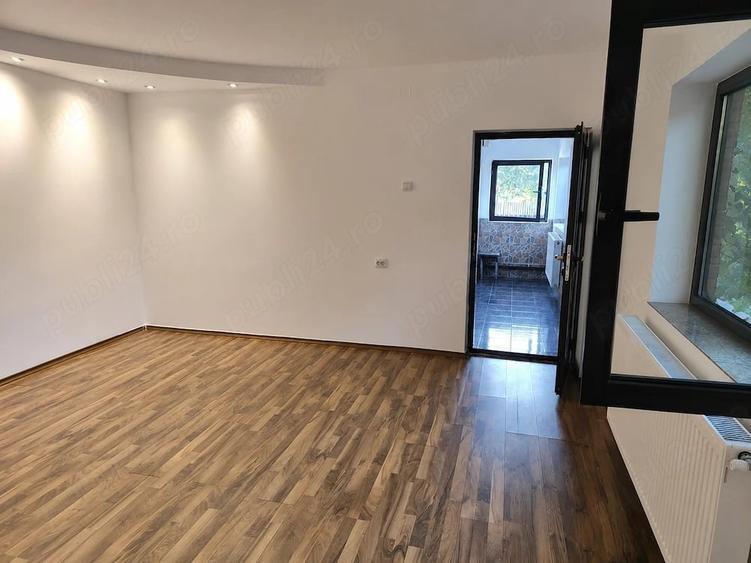 Casă cu 2 camere cu Teren 1100 Mp în Golești (Ștefănești)