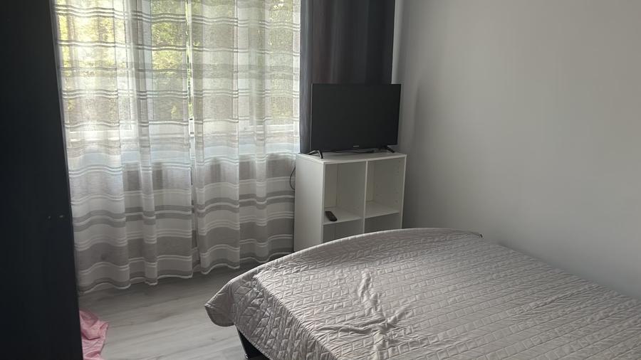 Apartament cu 3 camere decomandat în Drumul Taberei