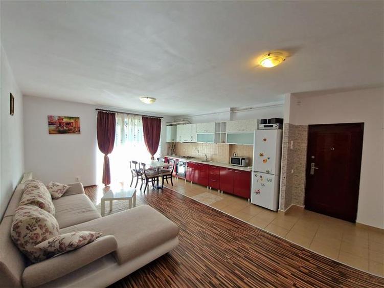 Apartament cu 2 camere semidecomandat în Florești