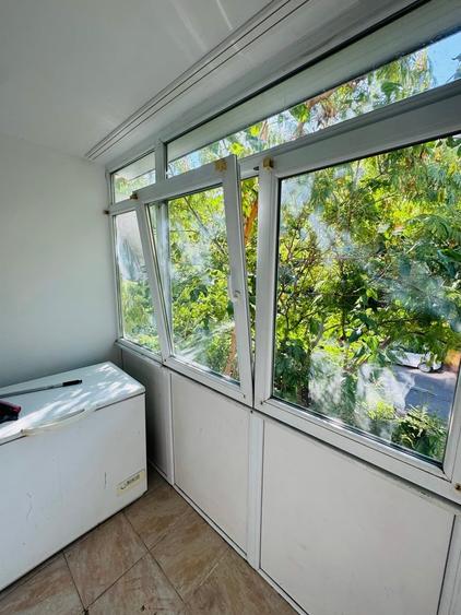 Apartament cu 3 camere decomandat în Drumul Taberei