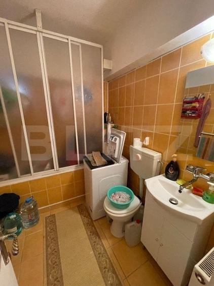 Apartament cu 4 camere decomandat, mobilat în Micro 17