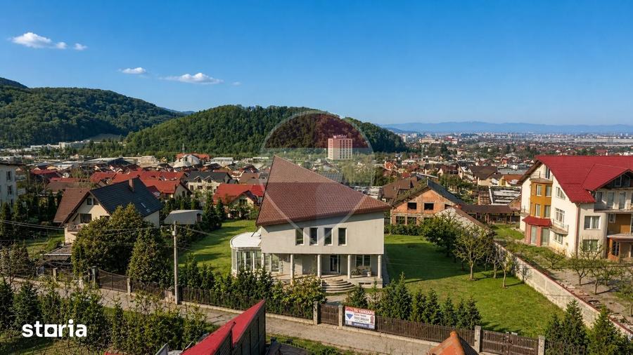 Casă cu Teren 1322 Mp în Bunloc