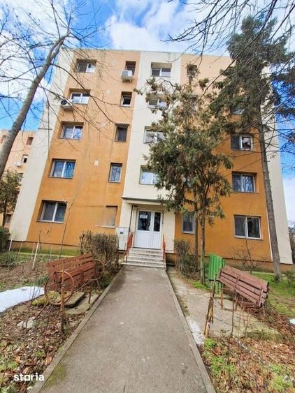 Apartament cu 2 camere decomandat în Vest