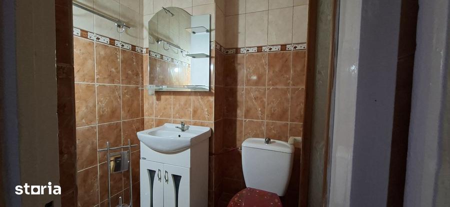 Apartament cu 4 camere decomandat, mobilat în Micro 39