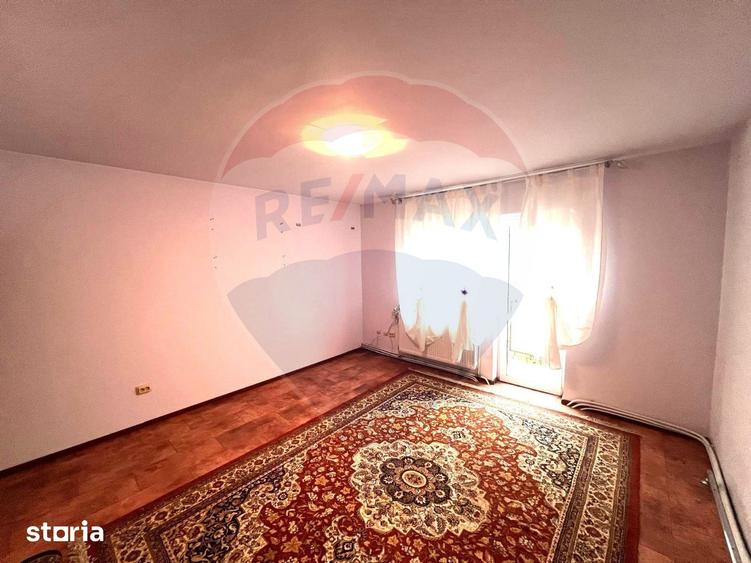 Apartament cu 3 camere decomandat, mobilat în Răcăciuni