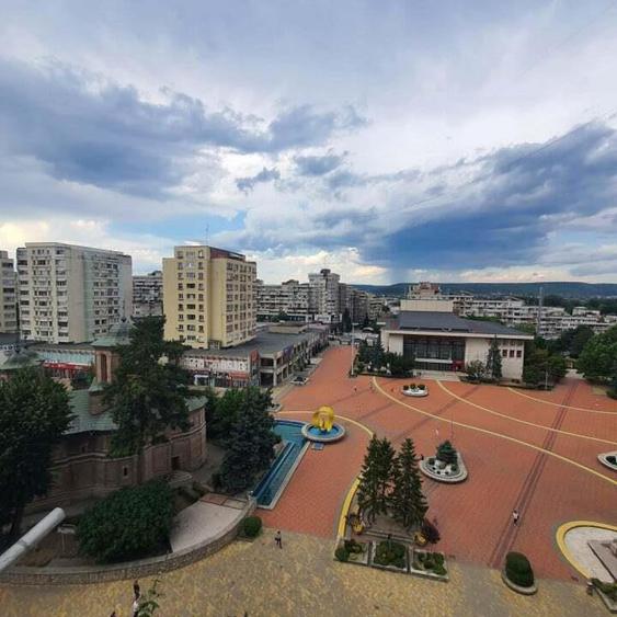 Apartament bloc Mobilux, vedere panoramica superba - 9