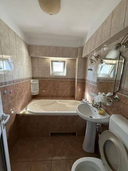 Ofer spre vanzare Apartament 4 Camere la intrare in Micro 17 - 3