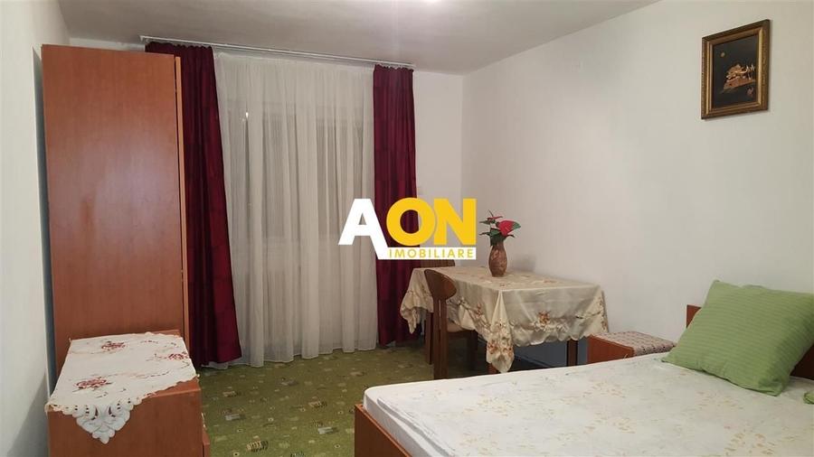 Apartament 3 Camere, Decomandat, Zona Cetate - 1