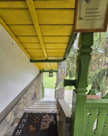 Casa spa?ioasa cu livada ?i vedere spre padure Fil - 9