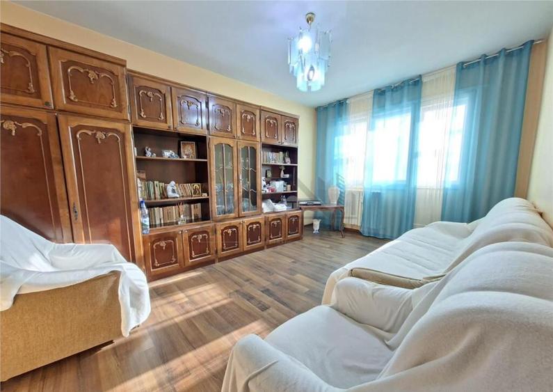 Apartament 3 camere zona Podu Ros - 1