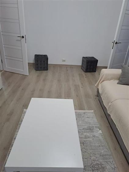 3 camere, Sebastian, Totul Nou - 2