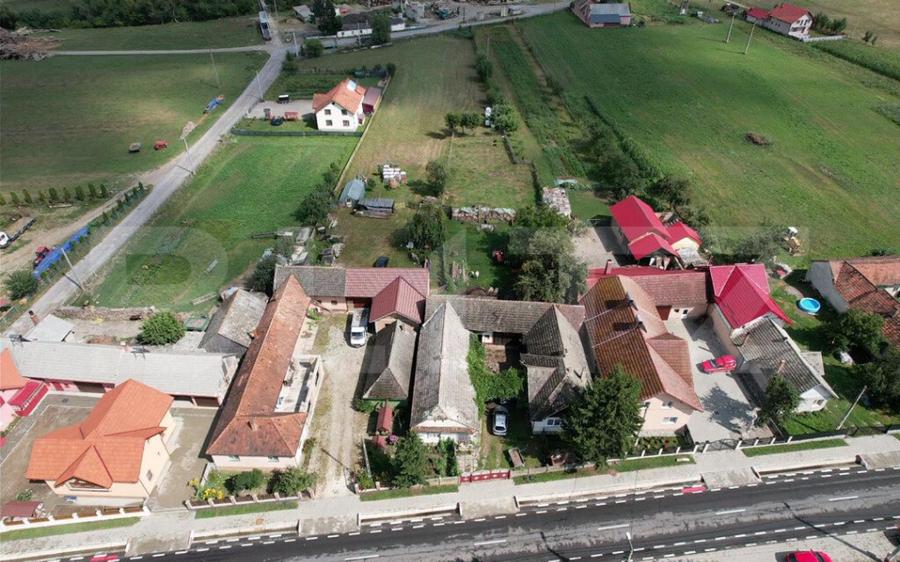 Doua case + anexa, teren 1655mp, Vama Buzaului (Acris) - 16