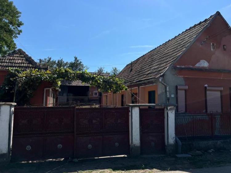 Vand casa situata in localitatea Rosia de Secas din judetul Alba - 1