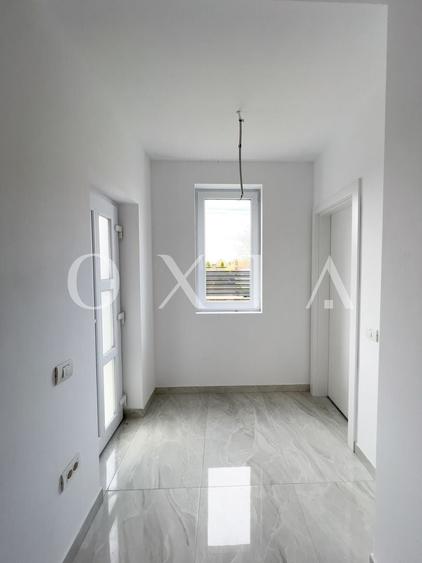 AX671 Chisoda, Finisat La Cheie, Asfalt - 20