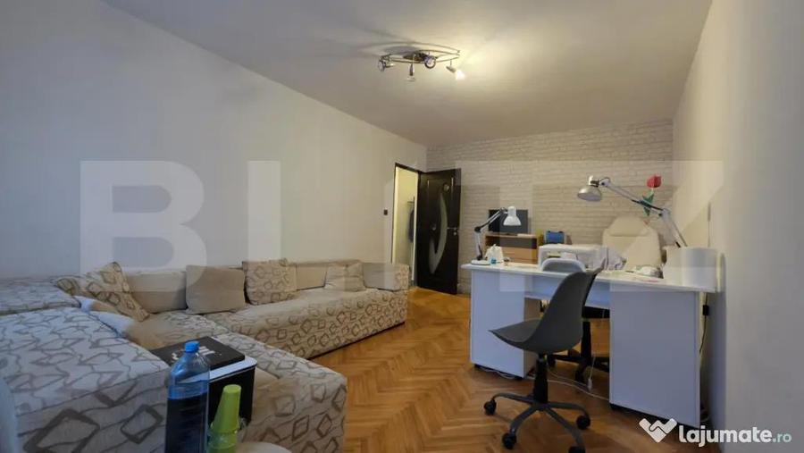 Apartament 3 camere, Decomandat, zona Soarelui - 1