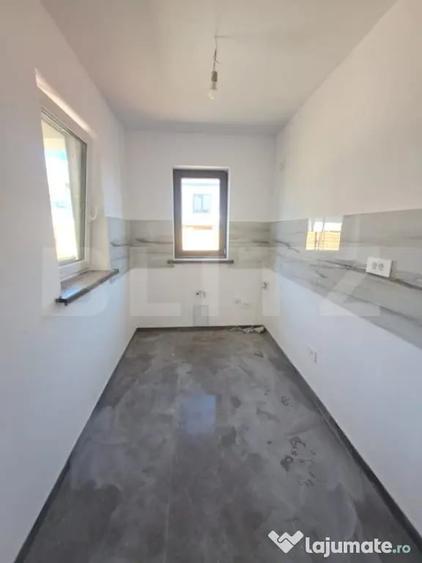 Casă cu 4 camere cu Teren 250 Mp în Tărlungeni