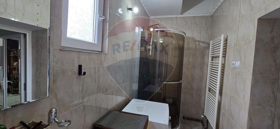 Casă / Vilă de vanzare cu 3 camere central Chisineu Cris - 11