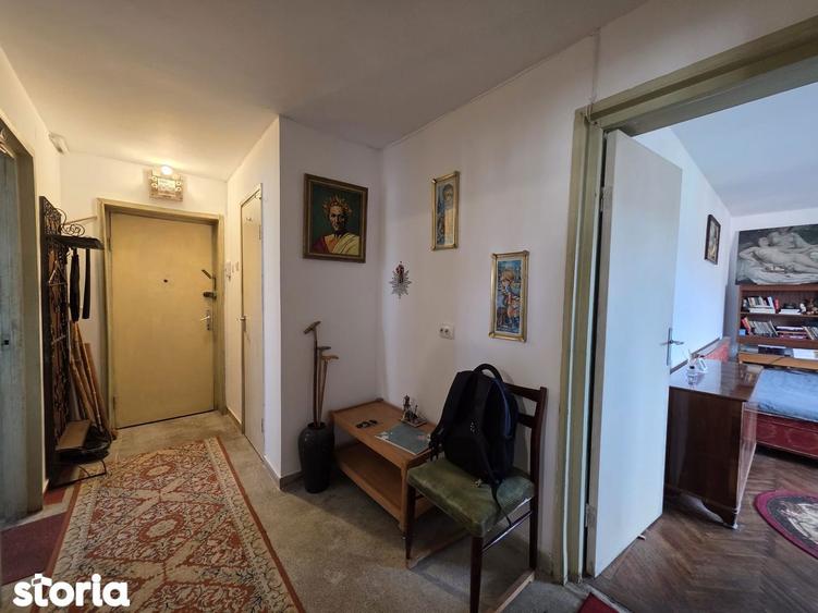 Apartament 2 camere decomandat situat Deva, strada Mara?ti etaj 4 - 8