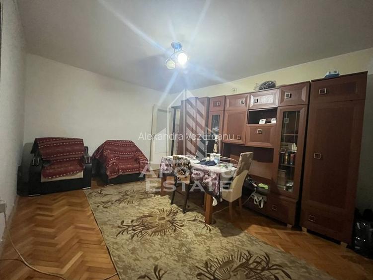 Apartament cu 2 camere, semidecomandat, etajul 1, Spitalul Judetean Apartament cu 2 camere, semidecomandat, etajul 1, Spitalul Judetean