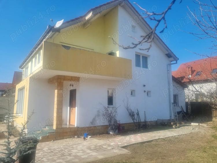 Casa individuala, compusa din 2 apartamente distincte: - 9