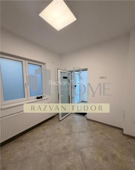 Spatiu comercial cu parcare proprie , Ploiesti, ultracentral