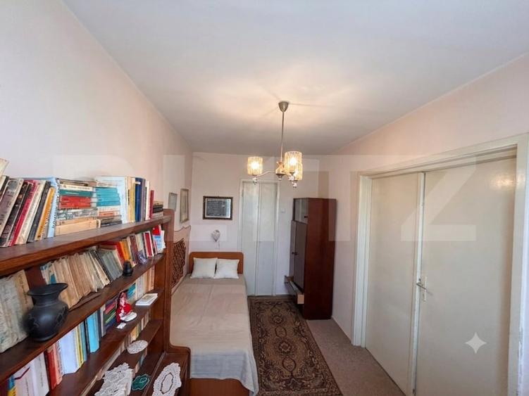 Apartament cu 4 camere decomandat în Brazda lui Novac