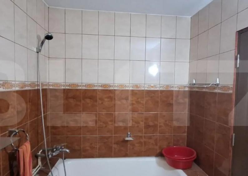 Apartament 2 camere , cu 2 balcoane ?i pivni?a , zona Micr - 5