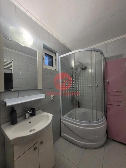 Casa Renovata si Mobilata Complet - Pozitionare Excelenta - Aproape de Delfinariu si Bd Mamaia - 2