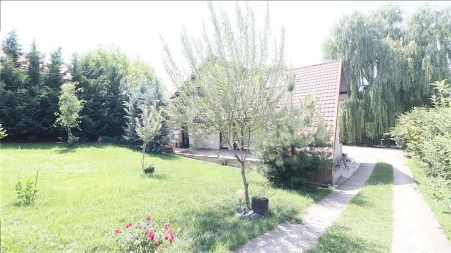 Vila individuala in Barnova 3 camere, 1000 mp teren, curte superba amenajata, ga - 22