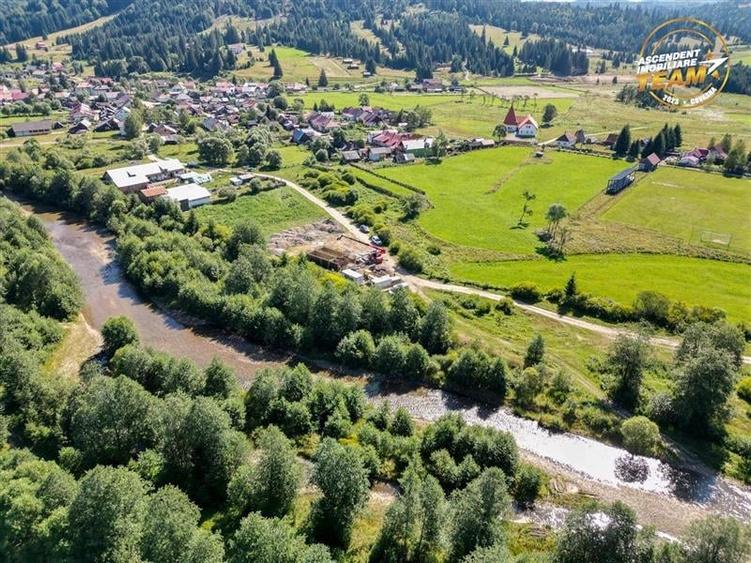 FILM! 5.500 mp intravilan, in peisajul spectaculos al zonei Comandau - 4