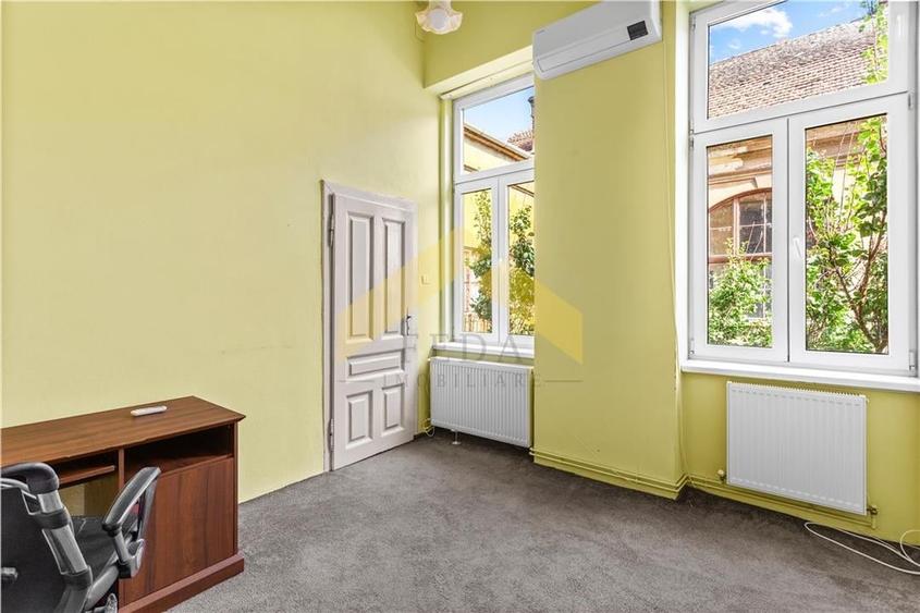 Apartament ultracentral cu 3 camere si centrala proprie - 3