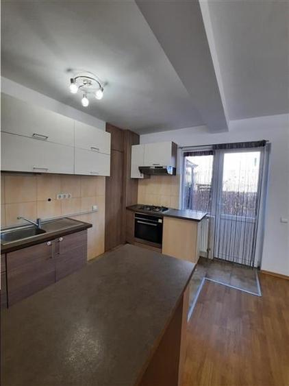 Casa cu 4 camere,105 mp, situata in cartierul Europa! - 4