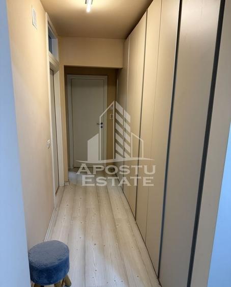 Apartament cu 3 camere, 2 bai,  decomandat,  etajul 2, zona Soarelui - 11