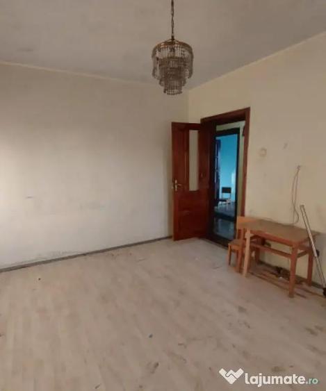Apartament 3 camere de vanzare Gara, Constanta - 1