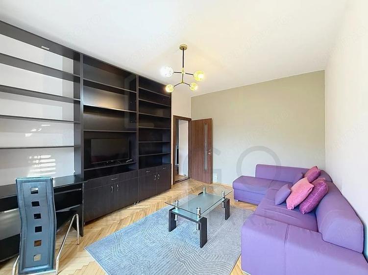 Apartament cu 3 camere semidecomandat în Central