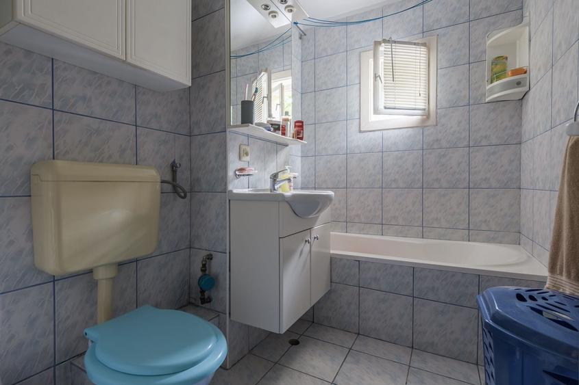 Apartament 4 camere, etaj 2, str. Castanilor, garaj de beton. - 8