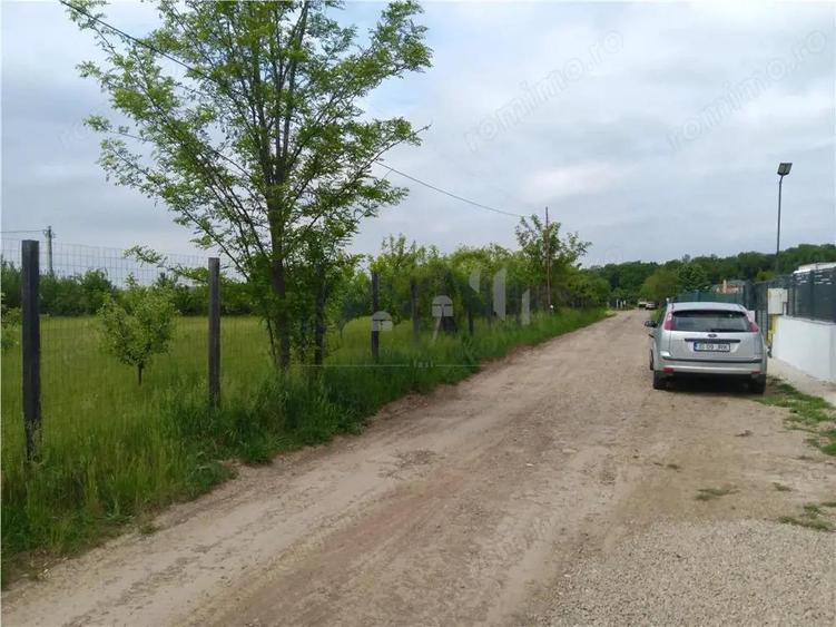 Valea Ursului aproape de padure 2 LOTURI de 600mp cu utilitati - 1