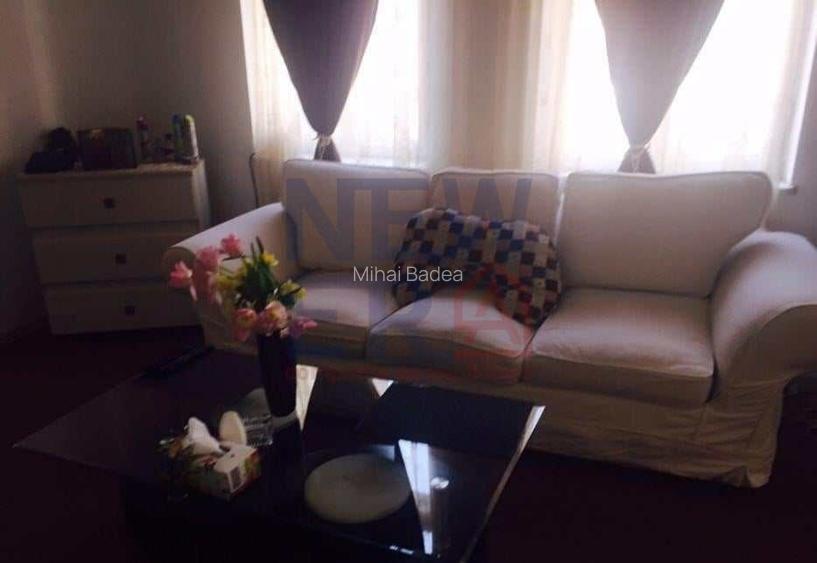 Apartament in vila de vanzare, zona Armeneasca