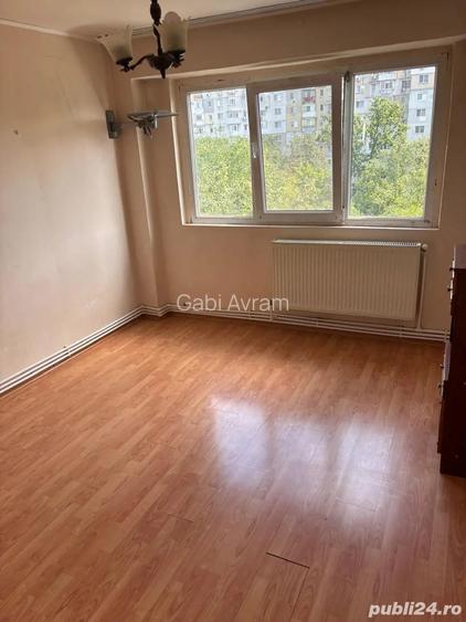 Proprietar vand Ap. 3 cam. conf.l Proprietar vand Ap. 3 cam. conf.l