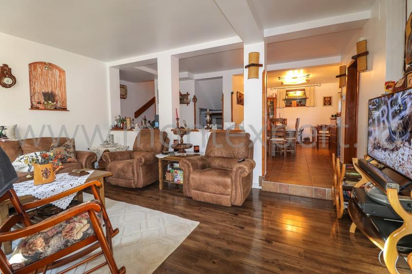 Vila de vanzare, cu gradina deosebita!!! - 1