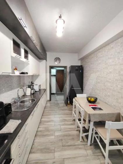 Apartament 3 camere de vanzare ?elimbar, zona Brana Vasile Dobrian - 3