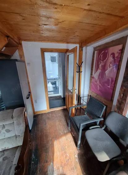 A 31 Proprietarul ofera spre inchiriere,300 mp utili in fata Inspectoratului Scolar ,strada Oituz,33 - 10