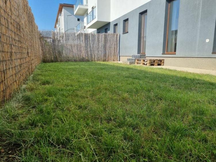 Apartament cu 2 camere decomandat în Tractorul