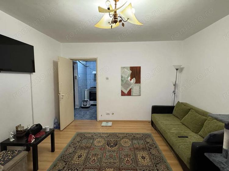 3 cam, bloc caramida, etaj 4 cu acoperis, str. Unirii - 2